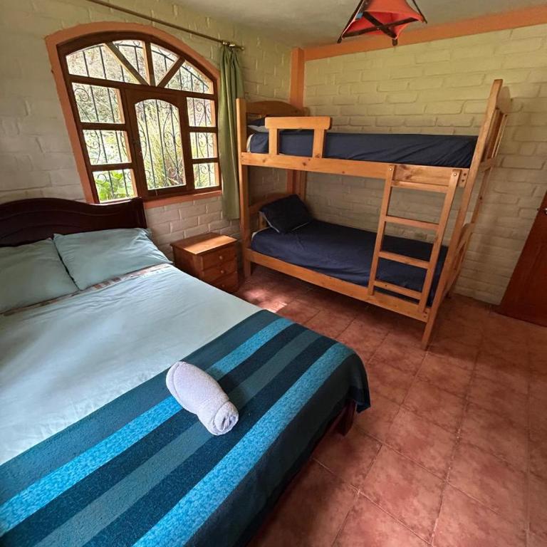 The Lookout Hideaway Cabin - Four-Bedroom Vacation Home - 8
