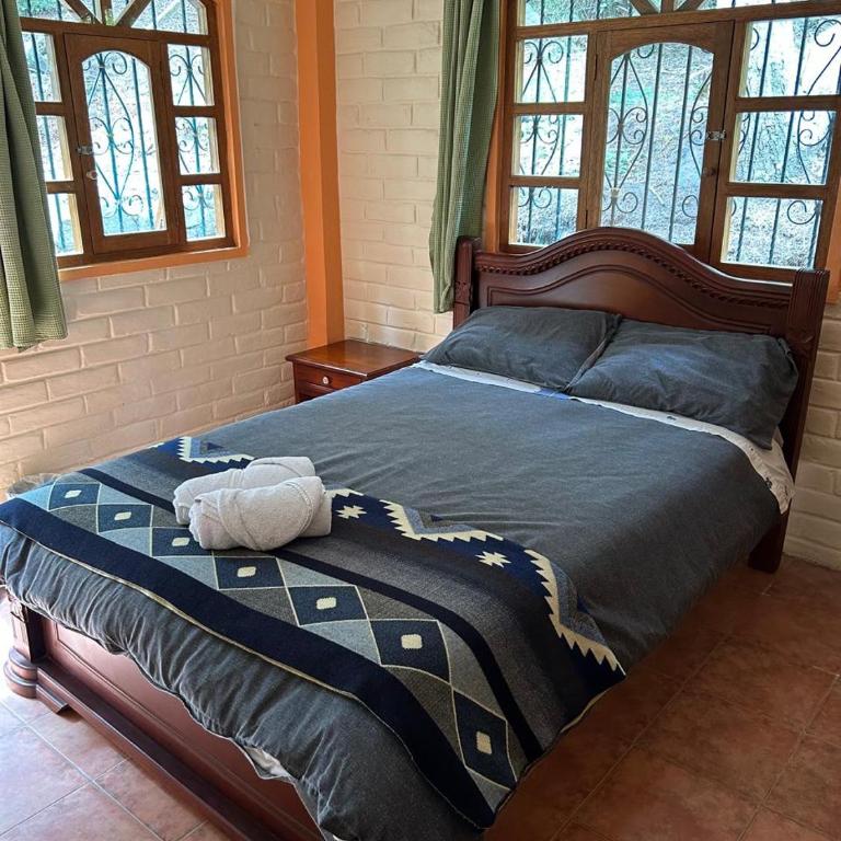The Lookout Hideaway Cabin - Four-Bedroom Vacation Home - 5