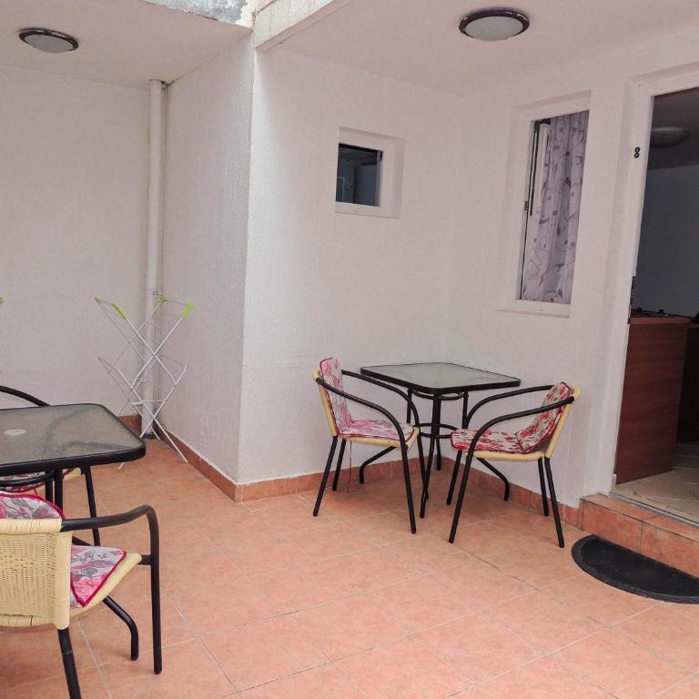 Mediterranean Retreat Becici - Niskobudžetna Dvokrevetna Soba sa Bračnim Krevetom - 7