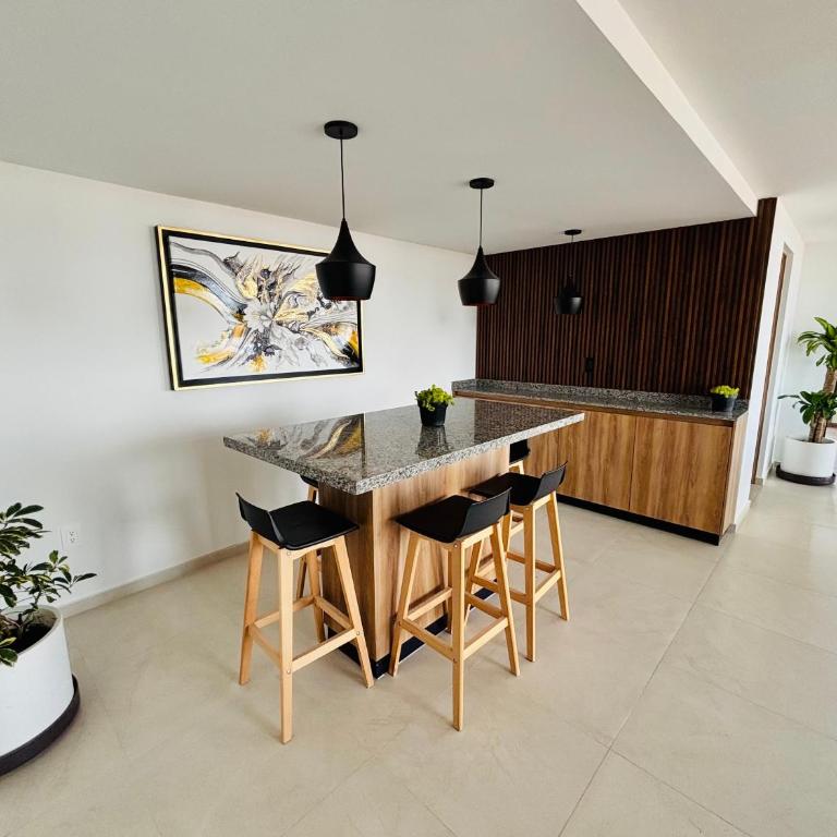 Depa Familiar con cochera 6 min Centro Médico y Catedral - Apartamento de 2 dormitorios - 45