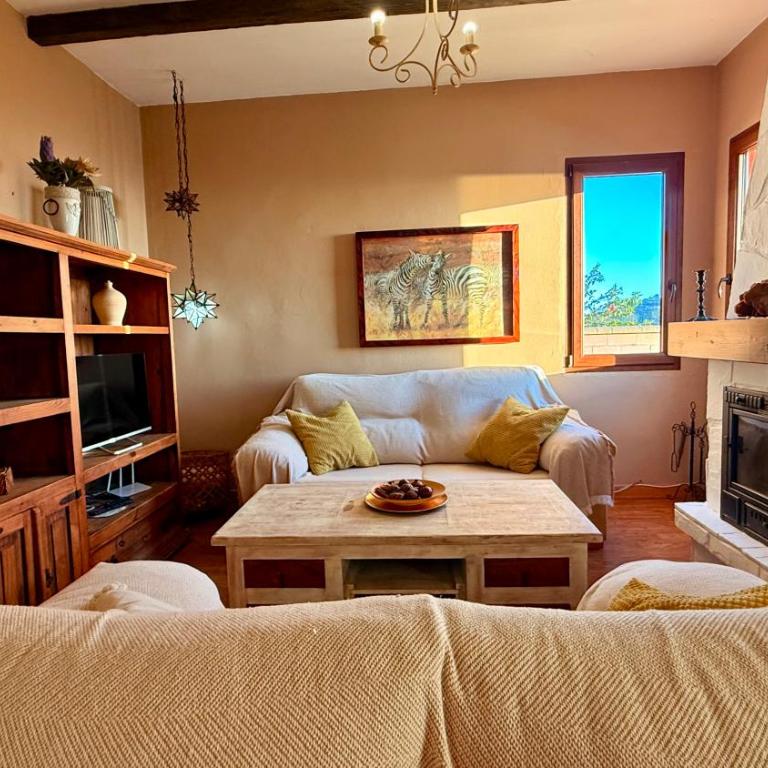 LA CASA ROJA Casa privada con piscina y vistas Zona Torrox - Chalet de 3 dormitorios - 4