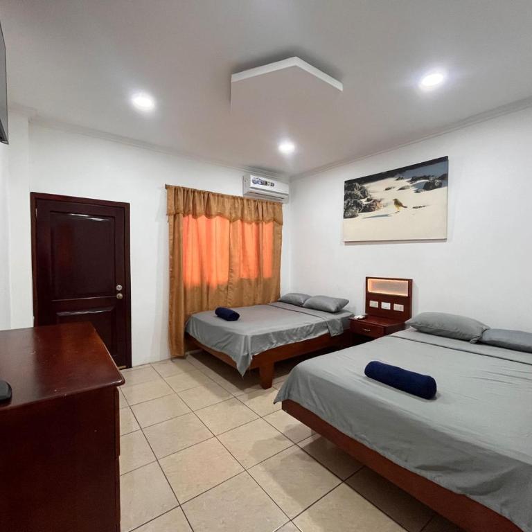 El Descanso de Nik - Two-Bedroom Apartment - 14