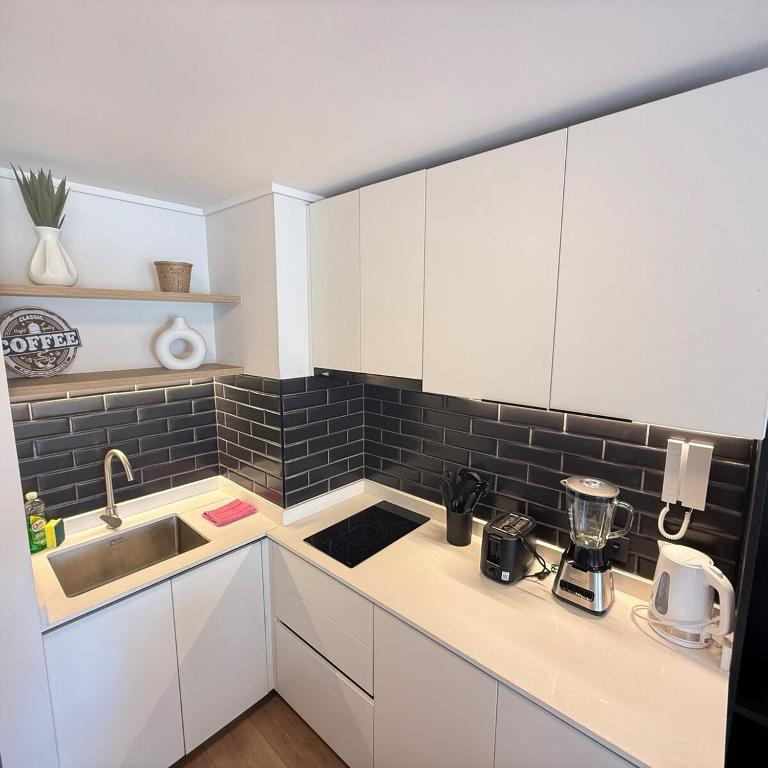 Depto cercano a Barrio Italia y Estadio Nacional - One-Bedroom Apartment - 11