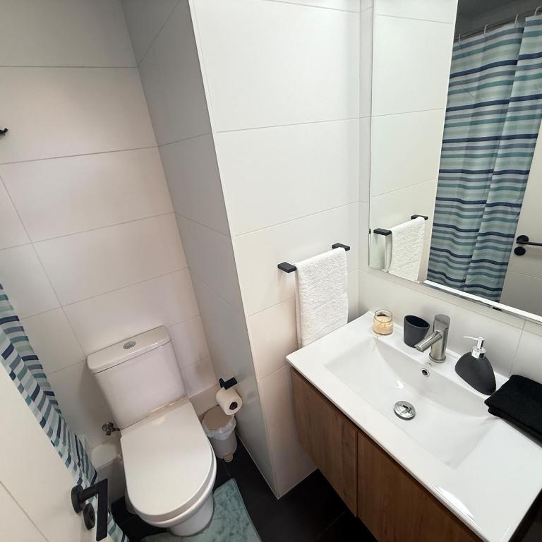 Depto cercano a Barrio Italia y Estadio Nacional - One-Bedroom Apartment - 36