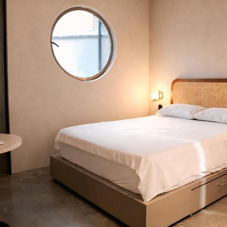 Capybara Hostel - Boutique hostel - Double Room with Balcony - 4