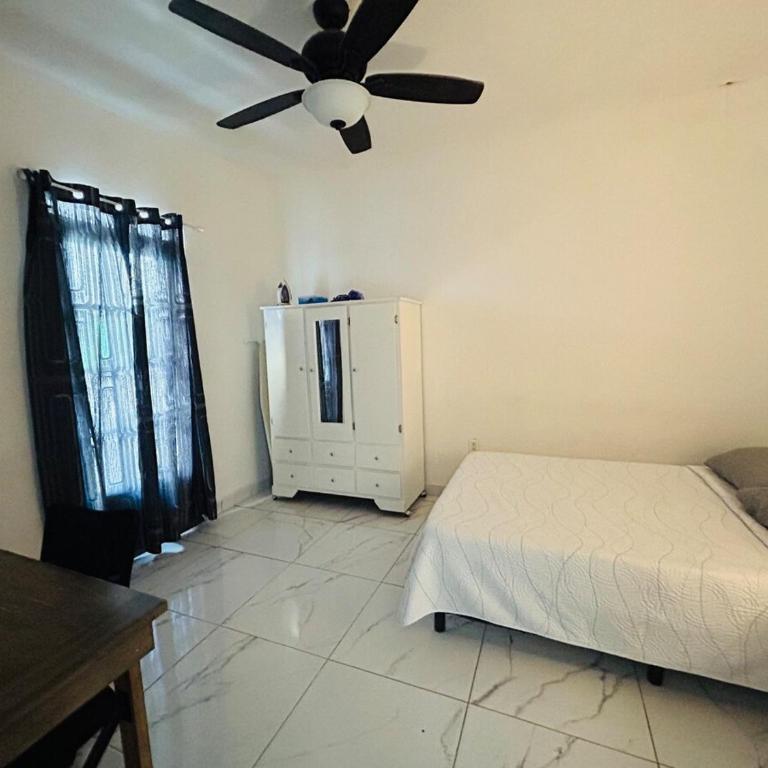 Great apartment 10 min to Fundidora Park Wifi Parking & Coffee - Two-Bedroom Apartment - 5