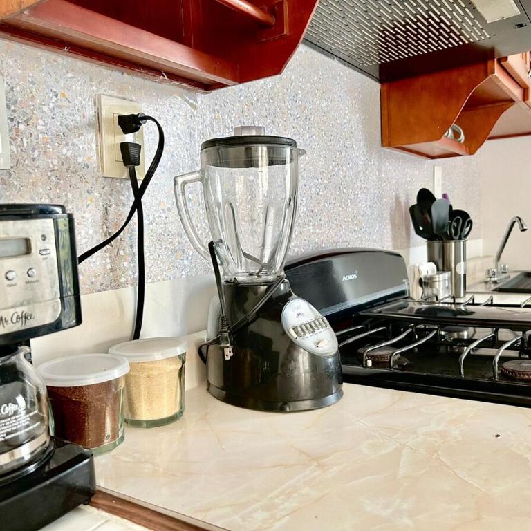 Great apartment 10 min to Fundidora Park Wifi Parking & Coffee - Two-Bedroom Apartment - 11