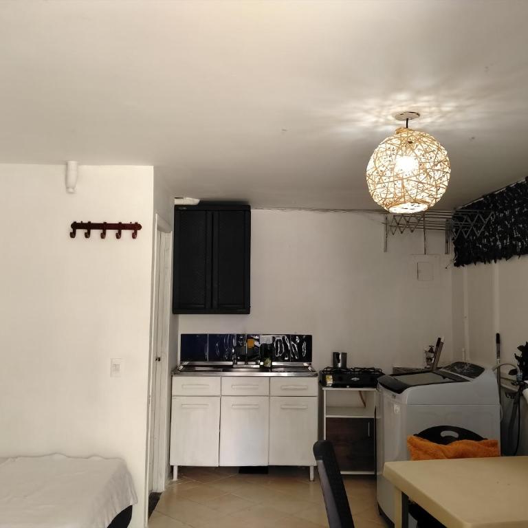 Apartaestudio Centro Histórico Medellín - One-Bedroom Apartment - 4