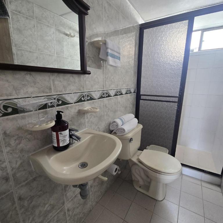 Beautiful apartment in Cañaveral, near FosUNAB - Three-Bedroom Apartment - 13