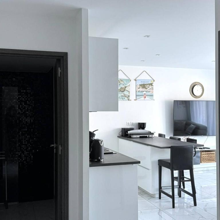 T2 climatisé, parking privé, proche plage - FR-1-100-366 - Apartamento - 7