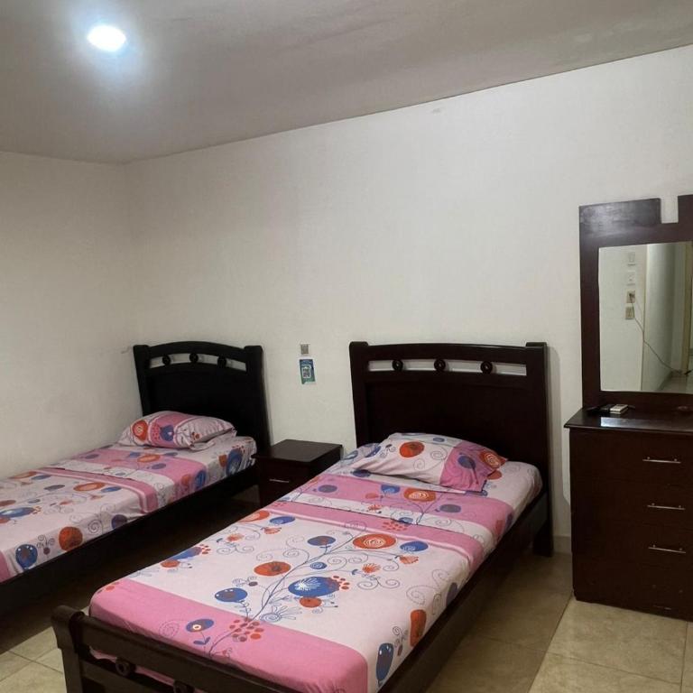 JARDIN DE TEQUENDAMA HOTEl - Deluxe Triple Room - 2