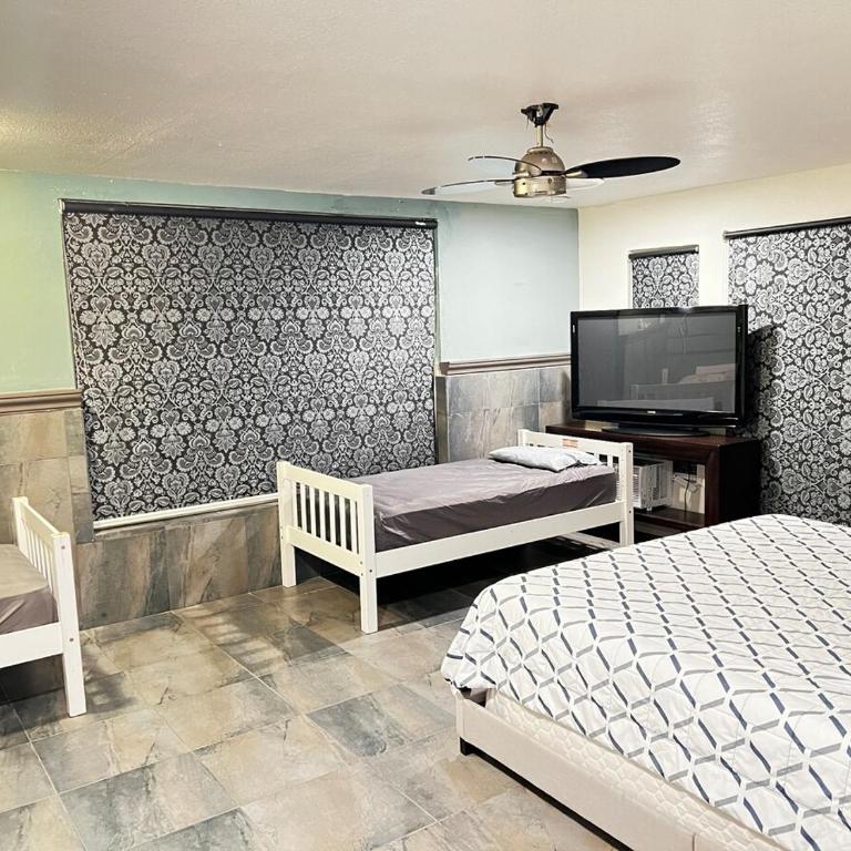 Casa Blanca, Tijuana beaches - Three-Bedroom House - 13