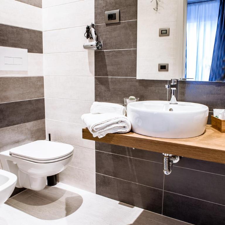 Venere Rooms - Camera Matrimoniale con Bagno Privato - 4