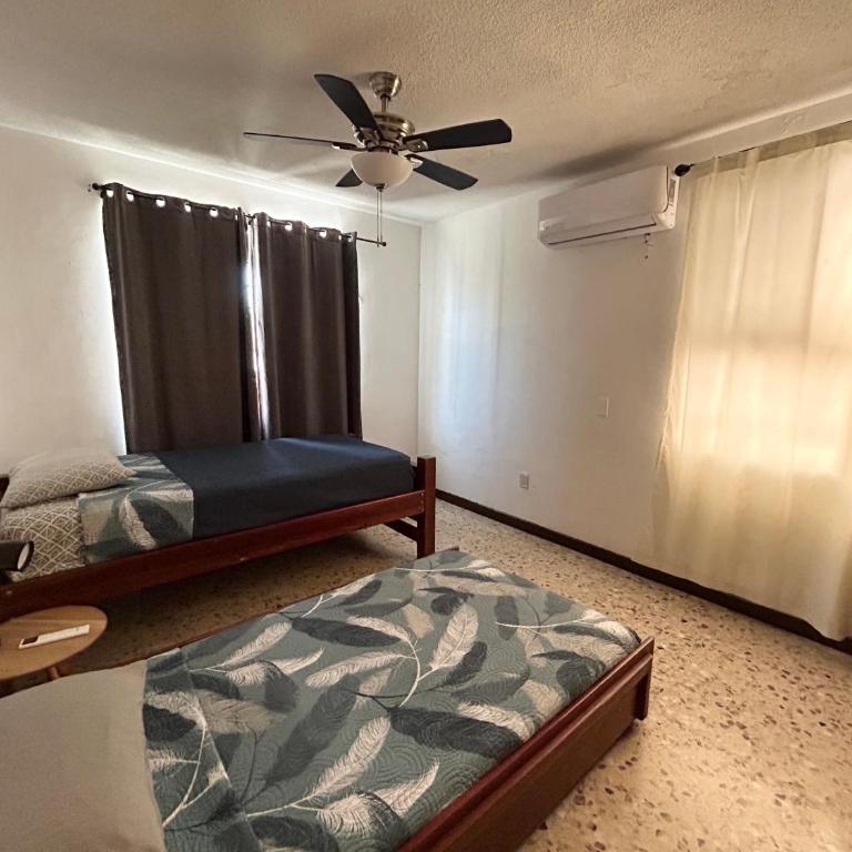 Comfortable apartment 10 min BBVA Stadium - Wi-fi Parking SmartTV & AC - Two-Bedroom Apartment - 6