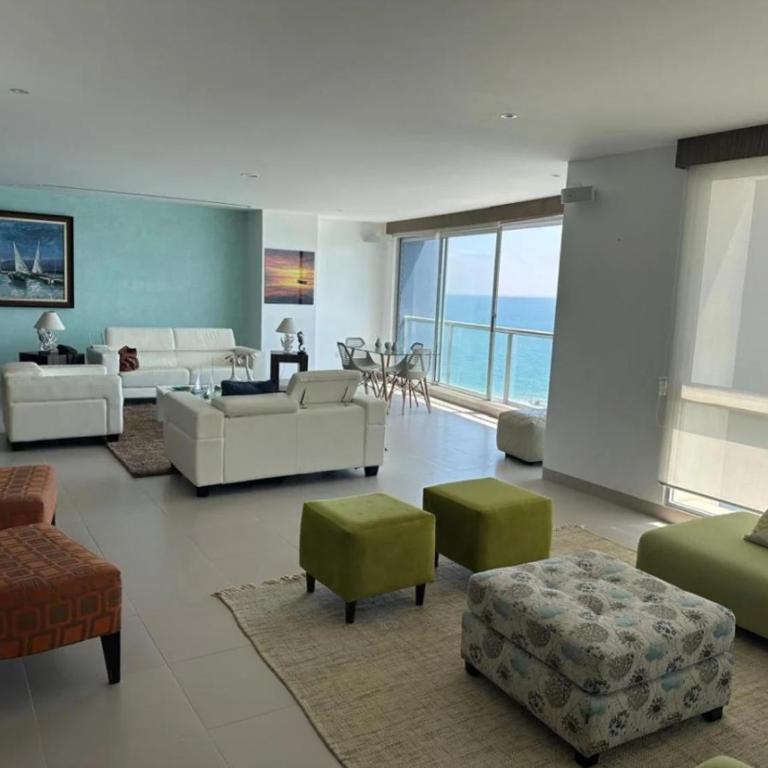 Hermoso departamento - Three-Bedroom Apartment - 2