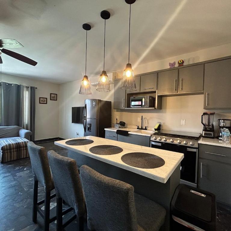 New studio 10 min BBVA Stadium Wifi & Coffee - One-Bedroom Apartment - 7