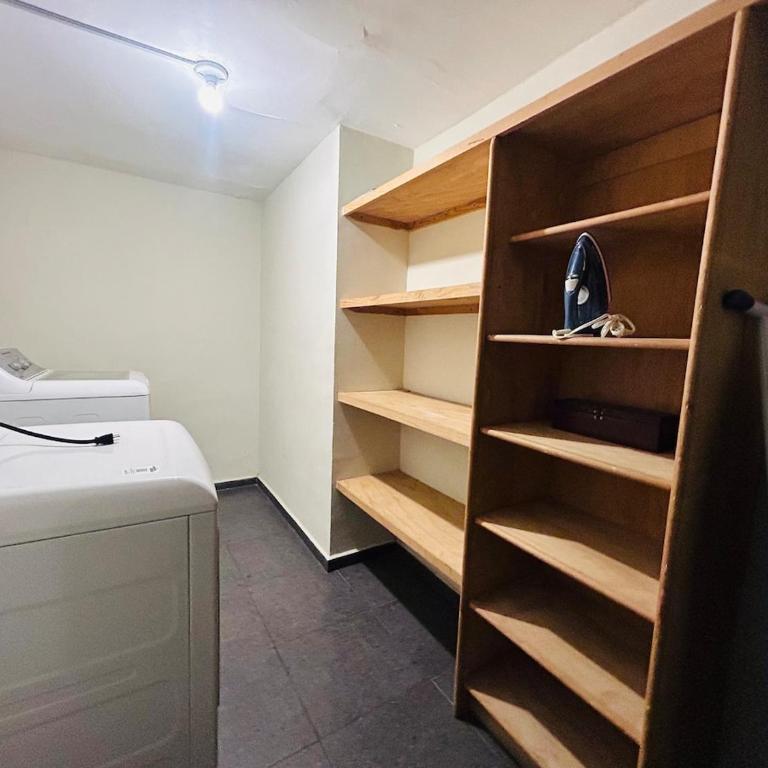 New studio 10 min BBVA Stadium Wifi & Coffee - One-Bedroom Apartment - 9