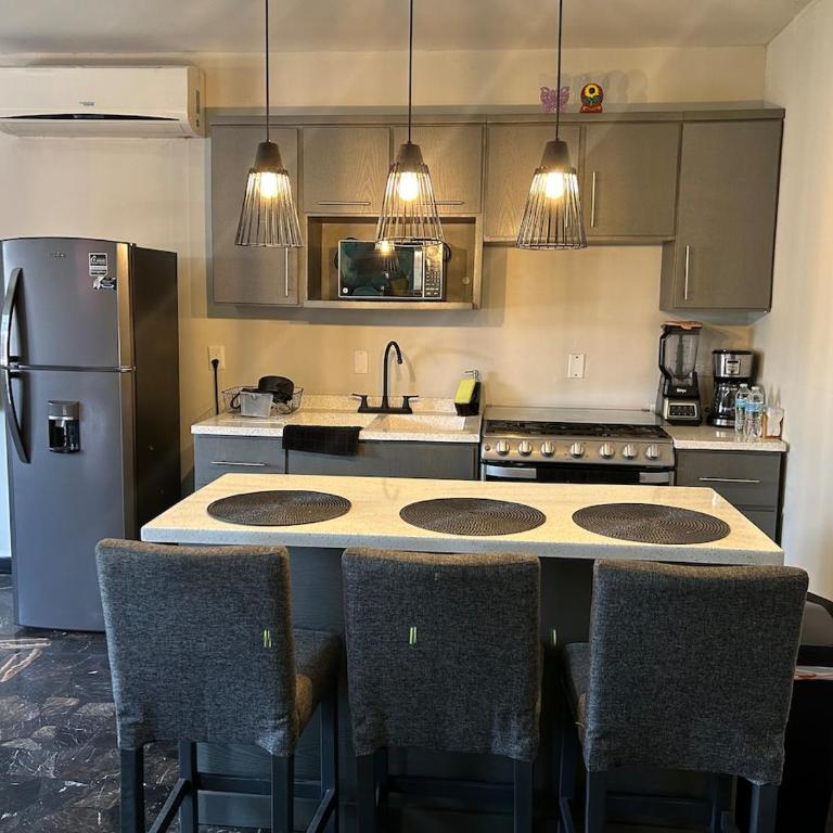 New studio 10 min BBVA Stadium Wifi & Coffee - One-Bedroom Apartment - 18