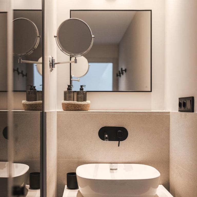 master La Rambla - Interior One Bedroom Apartment - 7