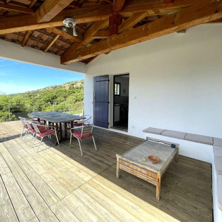 Villa PASSEREAUX avec piscine et vue mer pour 8 personnes au cœur du Domaine de Valcros - Maison de Vacances 4 Chambres - 5