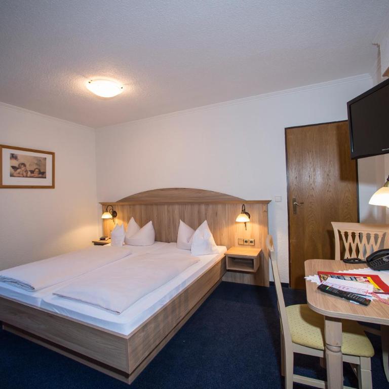 Aktivhotel & Gasthof Schmelz Ihr familienfreundliches Urlaubs Hotel mit Wellness, Almsauna, Chiemgau Karte - Standard Doppelzimmer - 4