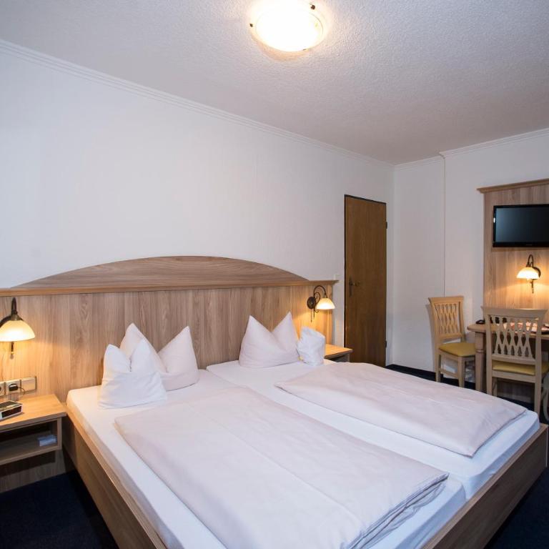 Aktivhotel & Gasthof Schmelz Ihr familienfreundliches Urlaubs Hotel mit Wellness, Almsauna, Chiemgau Karte - Standard Doppelzimmer - 7
