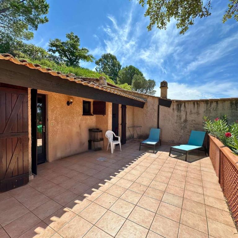 Mazet Victor pour 4 personnes avec vue mer et piscine collective à La Londe-Les-Maures - Maison 2 Chambres - 2