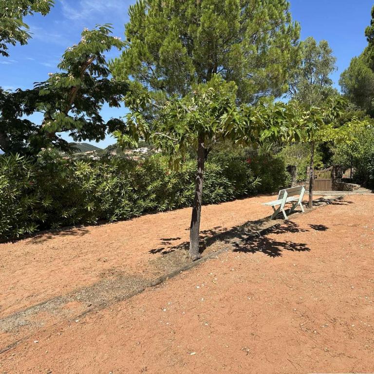 Mazet Victor pour 4 personnes avec vue mer et piscine collective à La Londe-Les-Maures - Maison 2 Chambres - 13