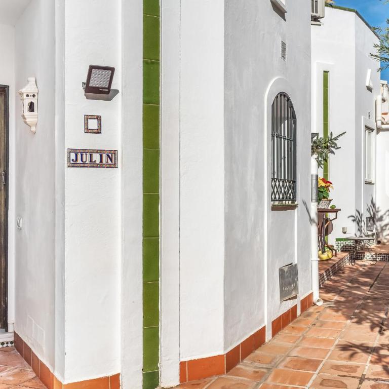 Sea View Home with 3 Terraces near Burriana Beach - One-Bedroom Apartment with Sea View and Terrace - 24
