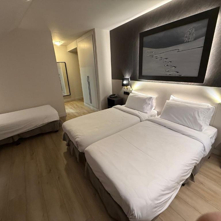 Hotel Guineu - Habitación Doble - 2 camas - 4