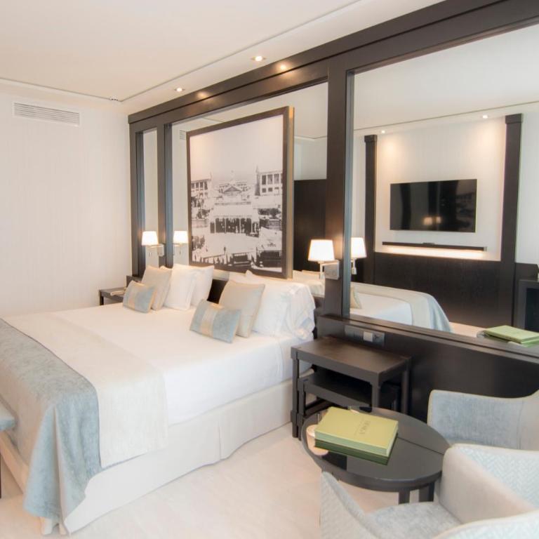 Las Arenas Balneario Resort - Executive Double or Twin Room with Sea View and Terrace - 4