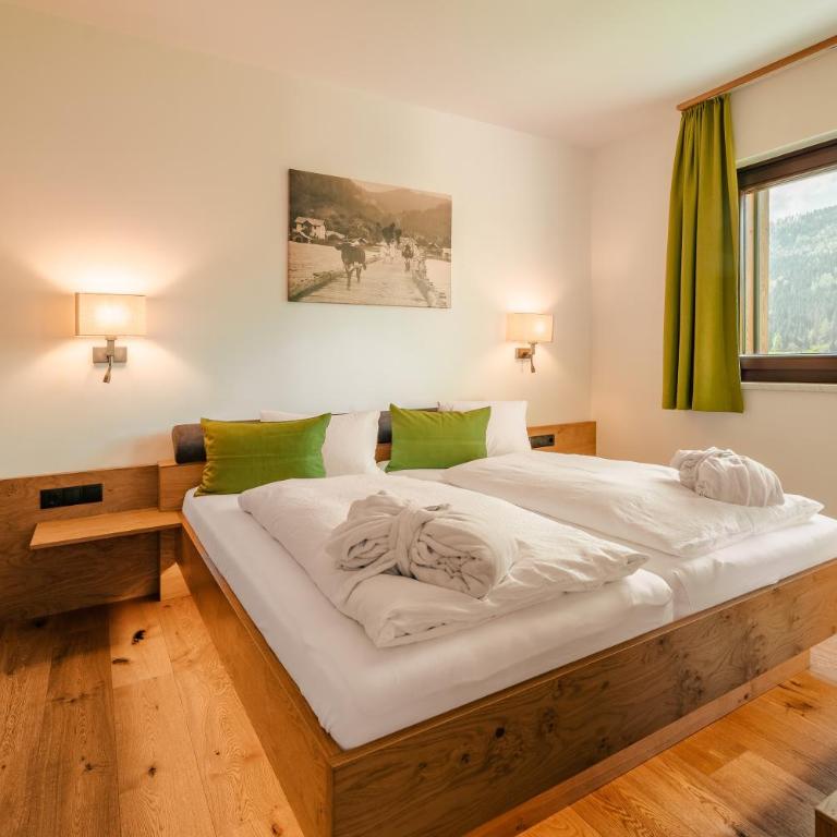 Ferienhof Obergasser und Bergblick - Chalet - 2