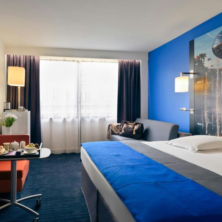 Nice Centre Hotel - Classic Queen Room with Sofa Bed and City View - 2
