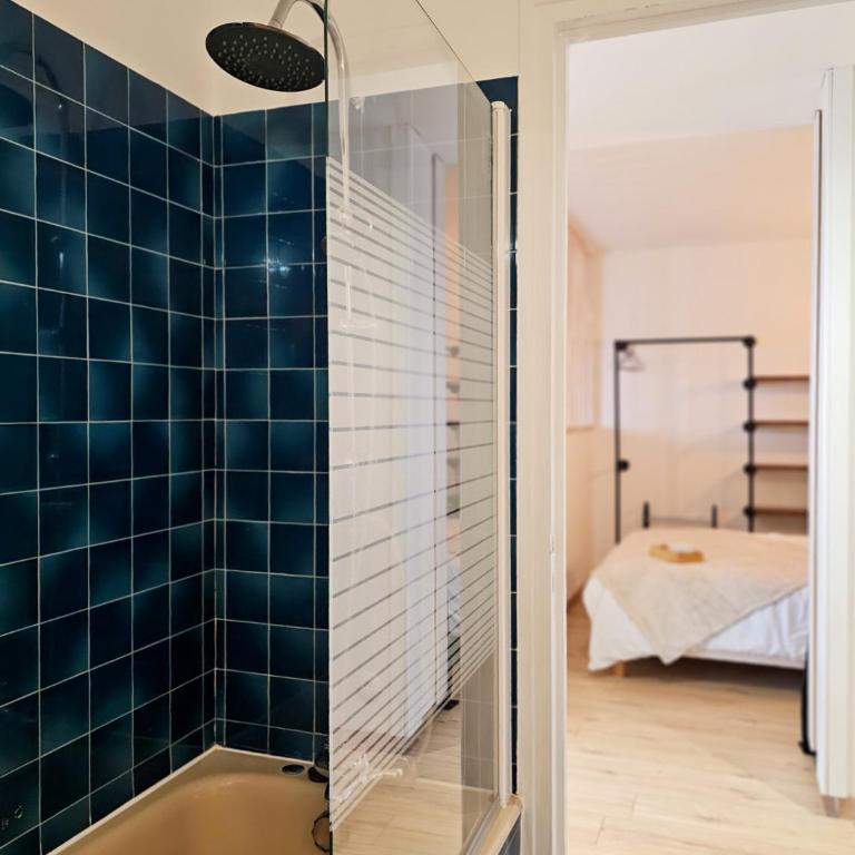 L'Atelier de Chénieux - Proche Gare - Appartement 1 Chambre avec Balcon et Vue sur la Ville - 38