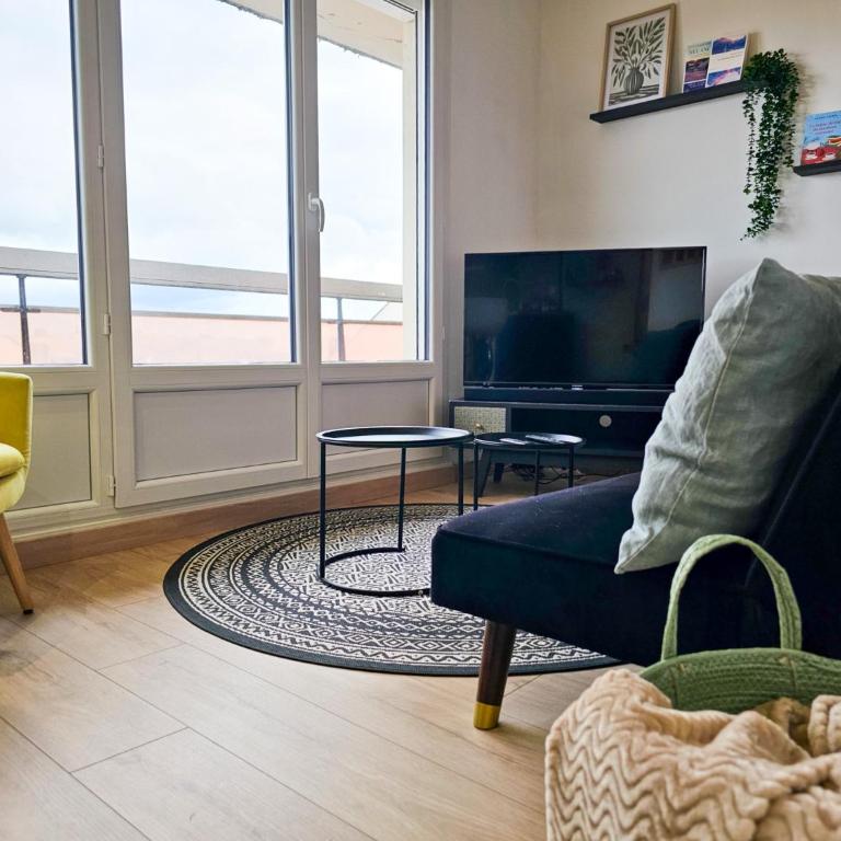 L'Atelier de Chénieux - Proche Gare - Appartement 1 Chambre avec Balcon et Vue sur la Ville - 6