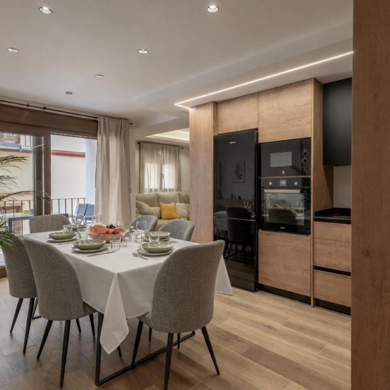 Comeback CASTA DIVA - Four-Bedroom Apartment - 1