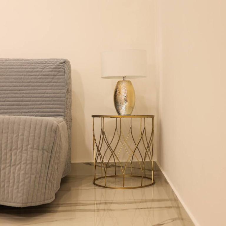 Napoli Station Rooms - Camera Familiare con Bagno Privato - 7