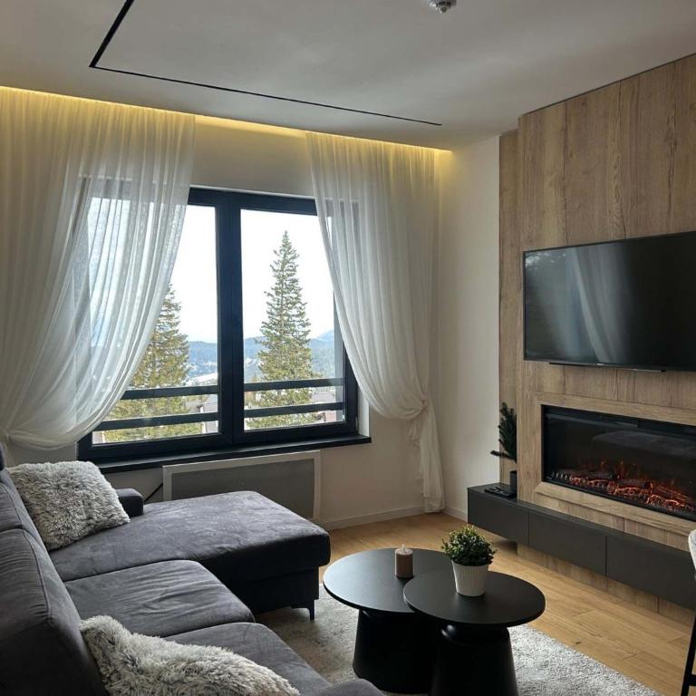 Monte Casa Lux - Two-Bedroom Apartment with Balcony - 3