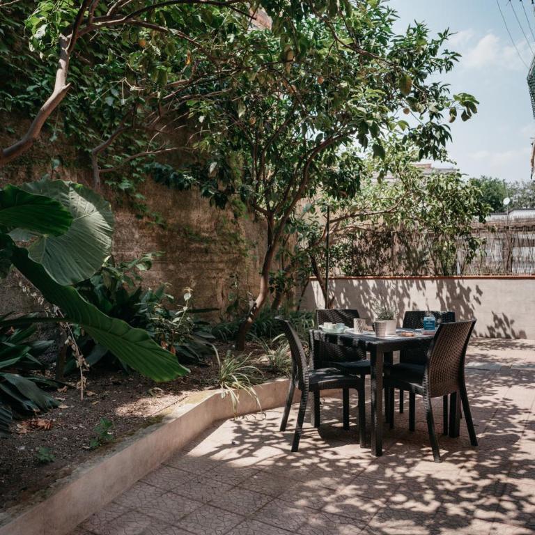 CasaNapoletana Charme&Garden Al Corso - Appartamento con 1 Camera da Letto - 1