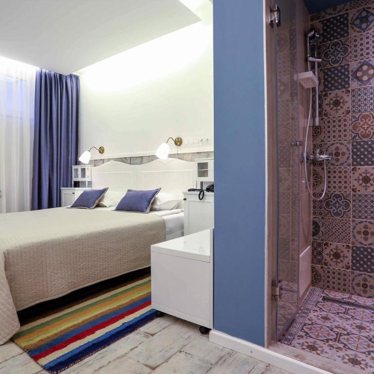 Hotel Divan - Standardna Dvokrevetna Soba sa Bračnim Krevetom/Zasebnim Krevetima - 8