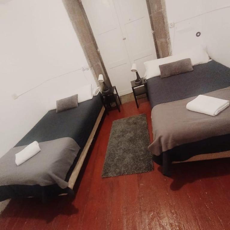 Hostal San Pelayo - Habitación Doble con baño privado - 2 camas - 4