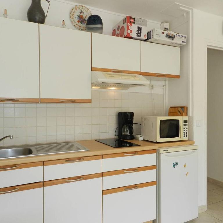 BO100-E40 Appartement 2 pièces 4 couchages BORMES LES MIMOSAS - Appartement 1 Chambre - 4