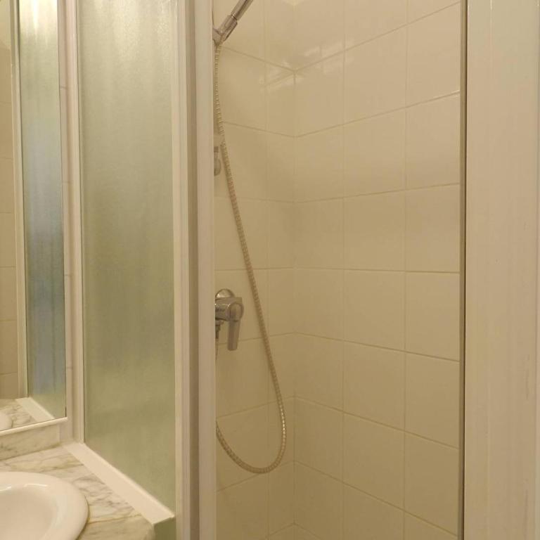 BO100-E40 Appartement 2 pièces 4 couchages BORMES LES MIMOSAS - Appartement 1 Chambre - 6