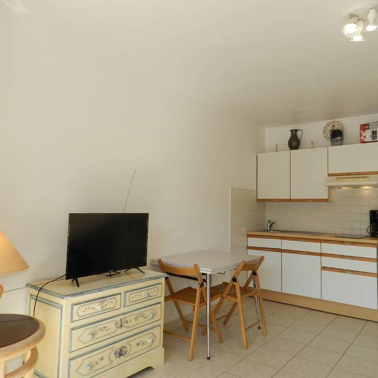 BO100-E40 Appartement 2 pièces 4 couchages BORMES LES MIMOSAS - Appartement 1 Chambre - 13
