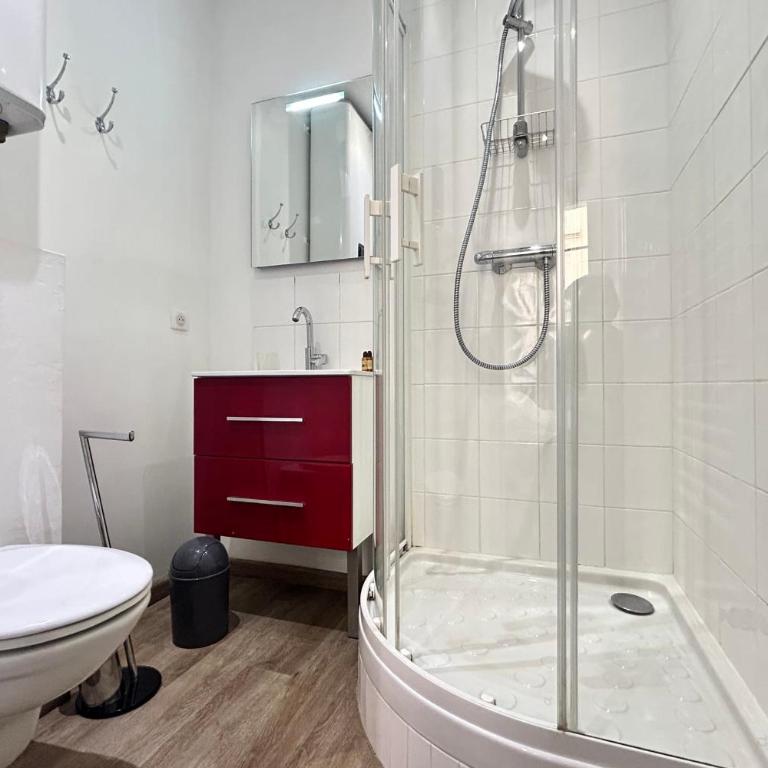 Charming 2-bedroom apartment with quality amenities in Old Cannes - Apartamento de 2 dormitorios - 9