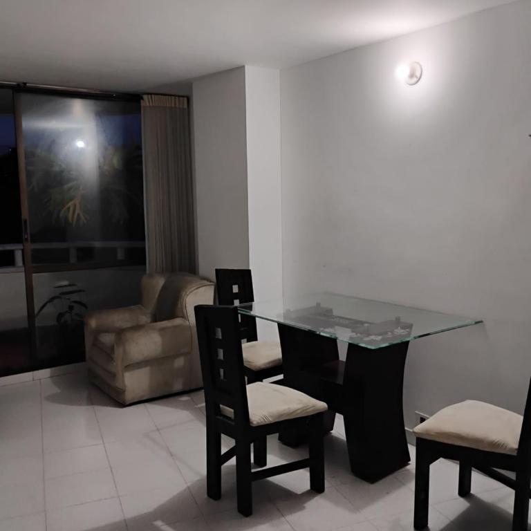 Habitación BBB, cómoda y bien ubicada - Double Room with Private Bathroom - 1