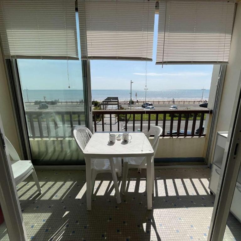 SJ290-01C - Appart Studio 4 couchages SAINT JEAN DE MONTS - Studio Apartment with Sea View - 3