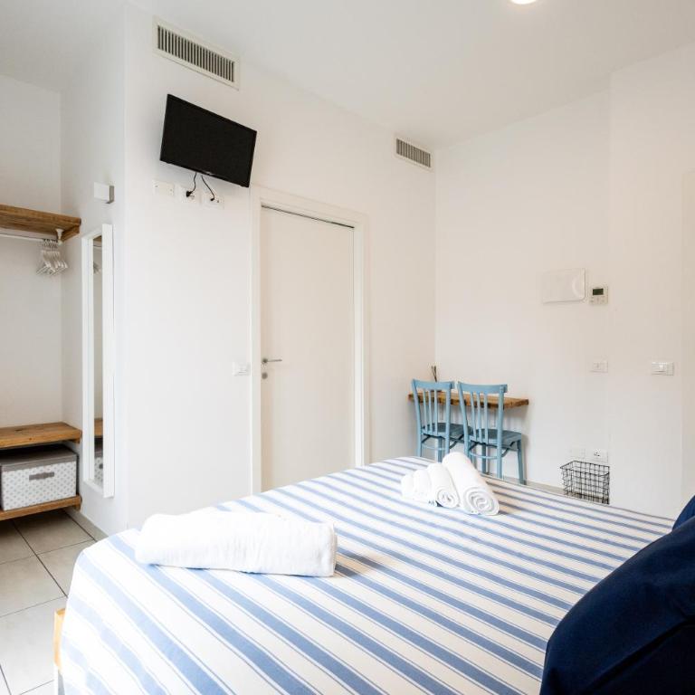 Le Sabbie B&B - Camere in villino a 50mt dal mare - Camera Matrimoniale con Balcone - 4