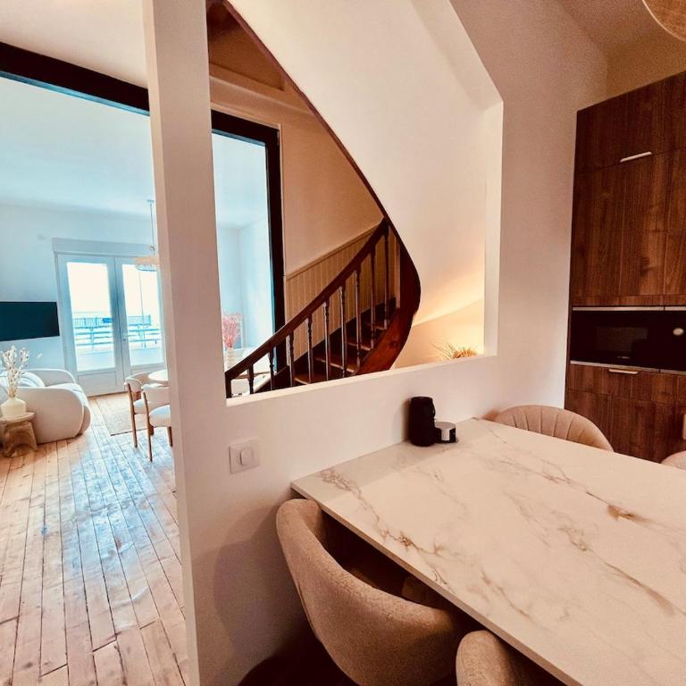 Villa Pacis rénovée - Face mer La Baule -15 pers - 5 suites avec SDB -Terrasse & BBQ sous les pins - Villa con Vista Mare - 39