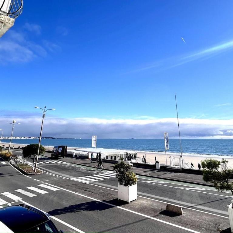 Villa Pacis rénovée - Face mer La Baule -15 pers - 5 suites avec SDB -Terrasse & BBQ sous les pins - Villa con Vista Mare - 48